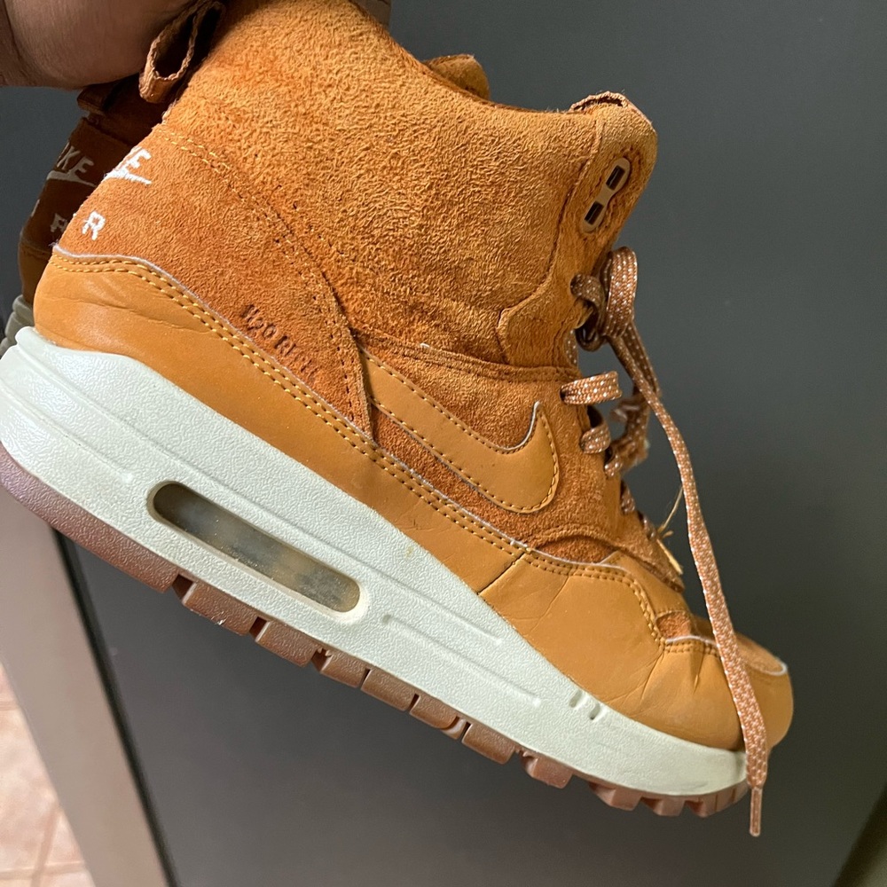 Nike high top suede sneakers / boots